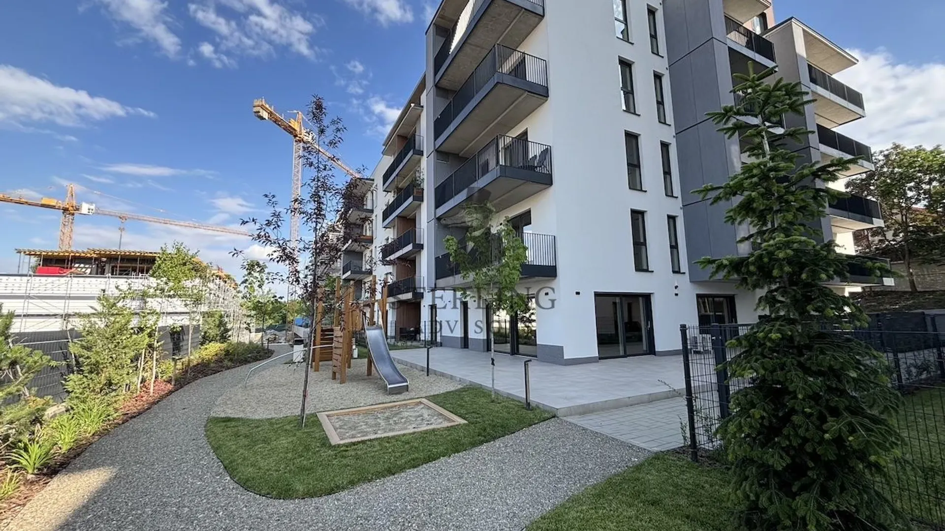 Quartier Azuga, 2 camere mobilat si utilat complet, loc parcare inclus 3