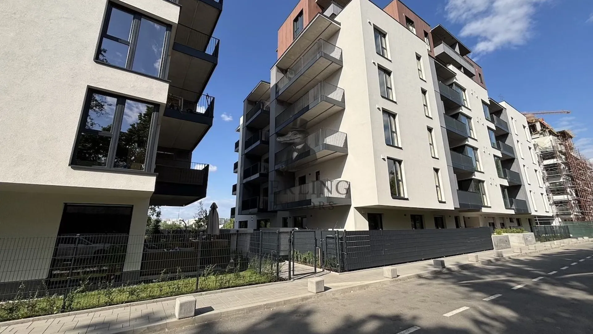 Quartier Azuga, 2 camere mobilat si utilat complet, loc parcare inclus 24