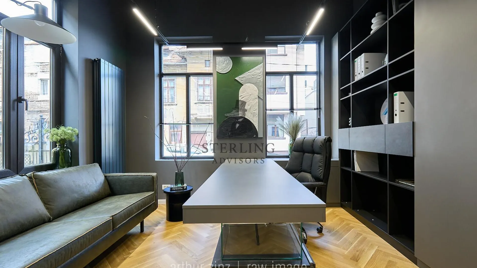 Birou utilat la cheie - imobil consolidat