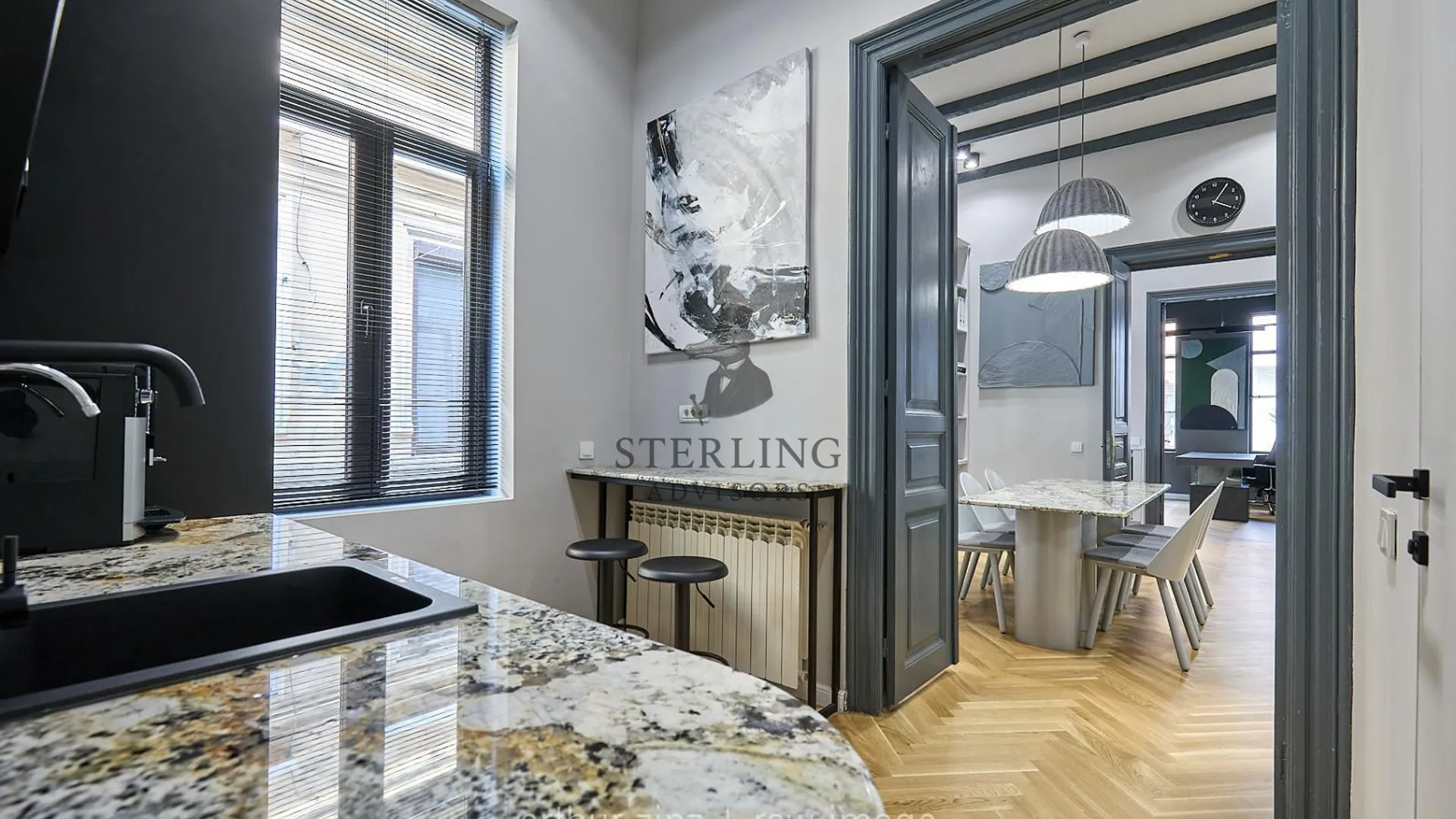 Birou utilat la cheie - imobil consolidat 14