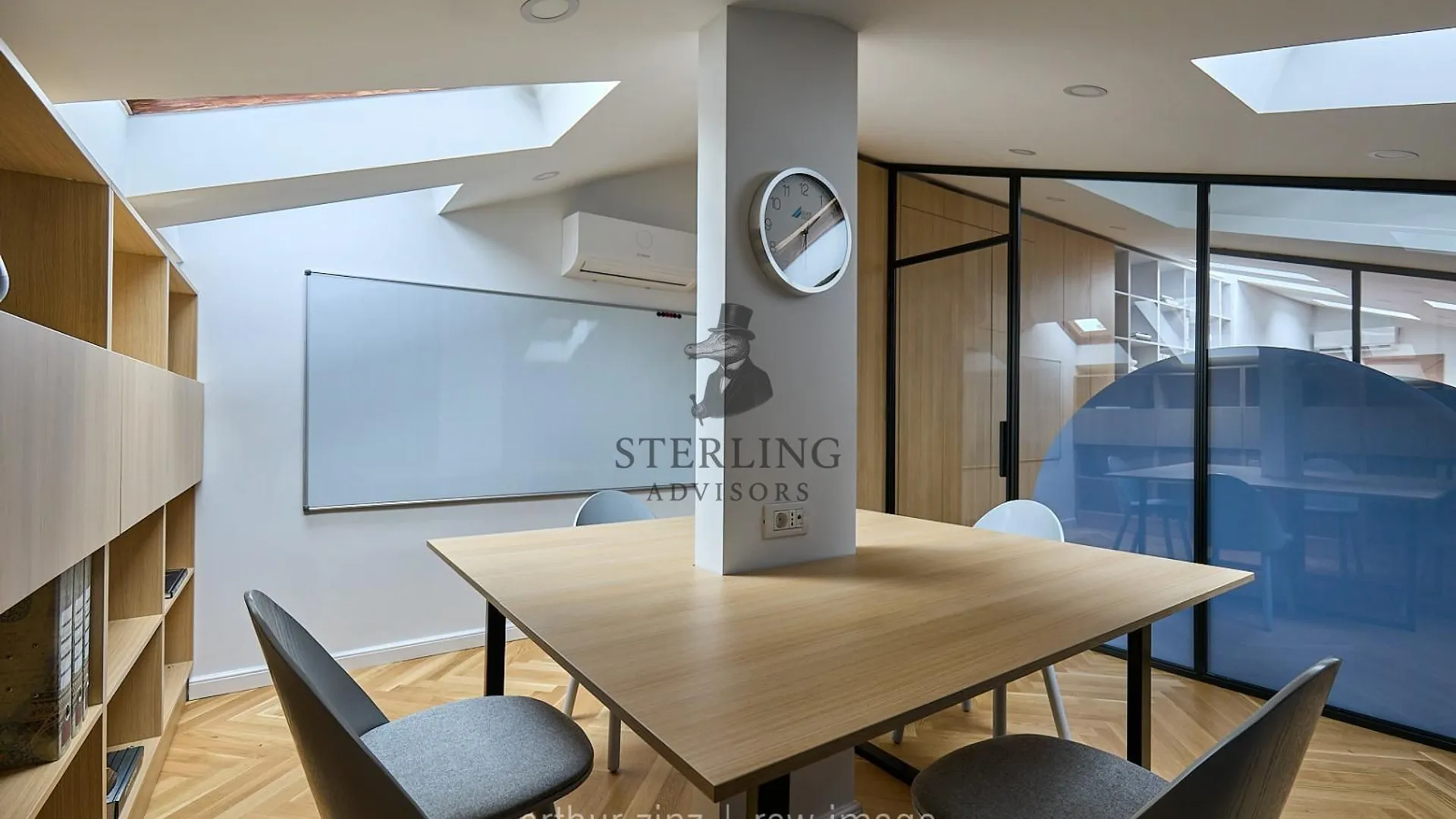 Birou utilat la cheie - imobil consolidat 17