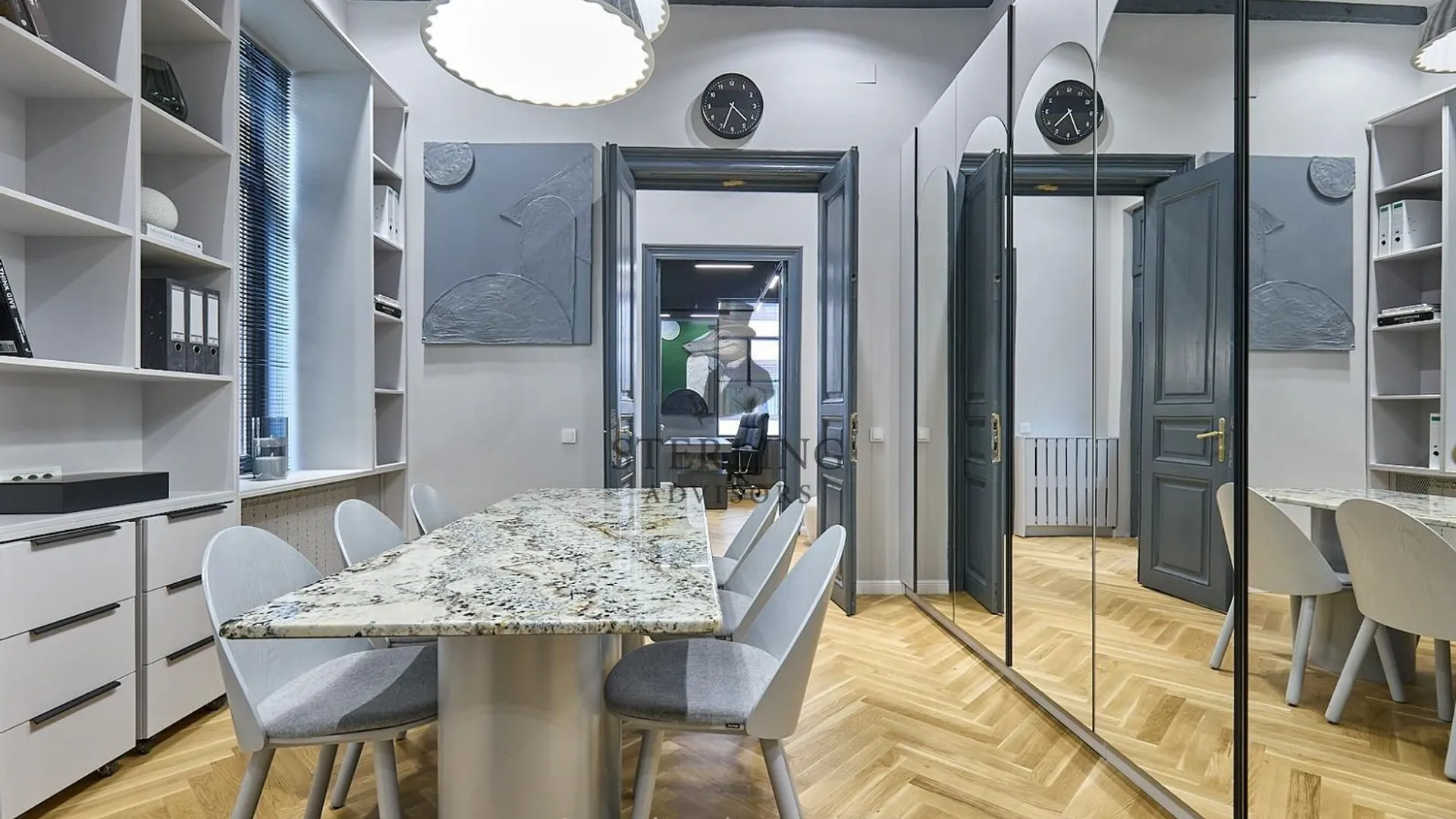 Birou utilat la cheie - imobil consolidat 18