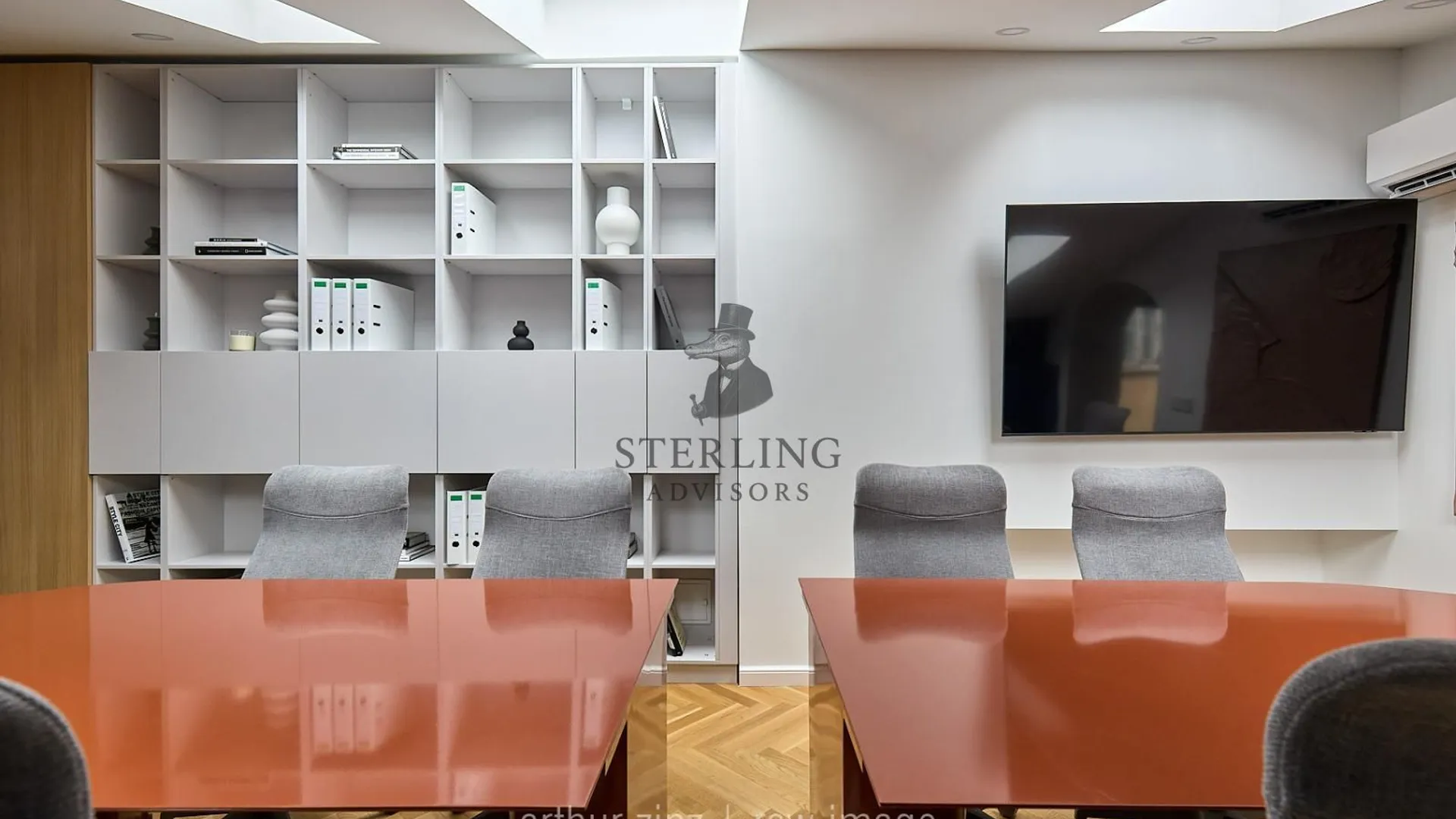 Birou utilat la cheie - imobil consolidat 25