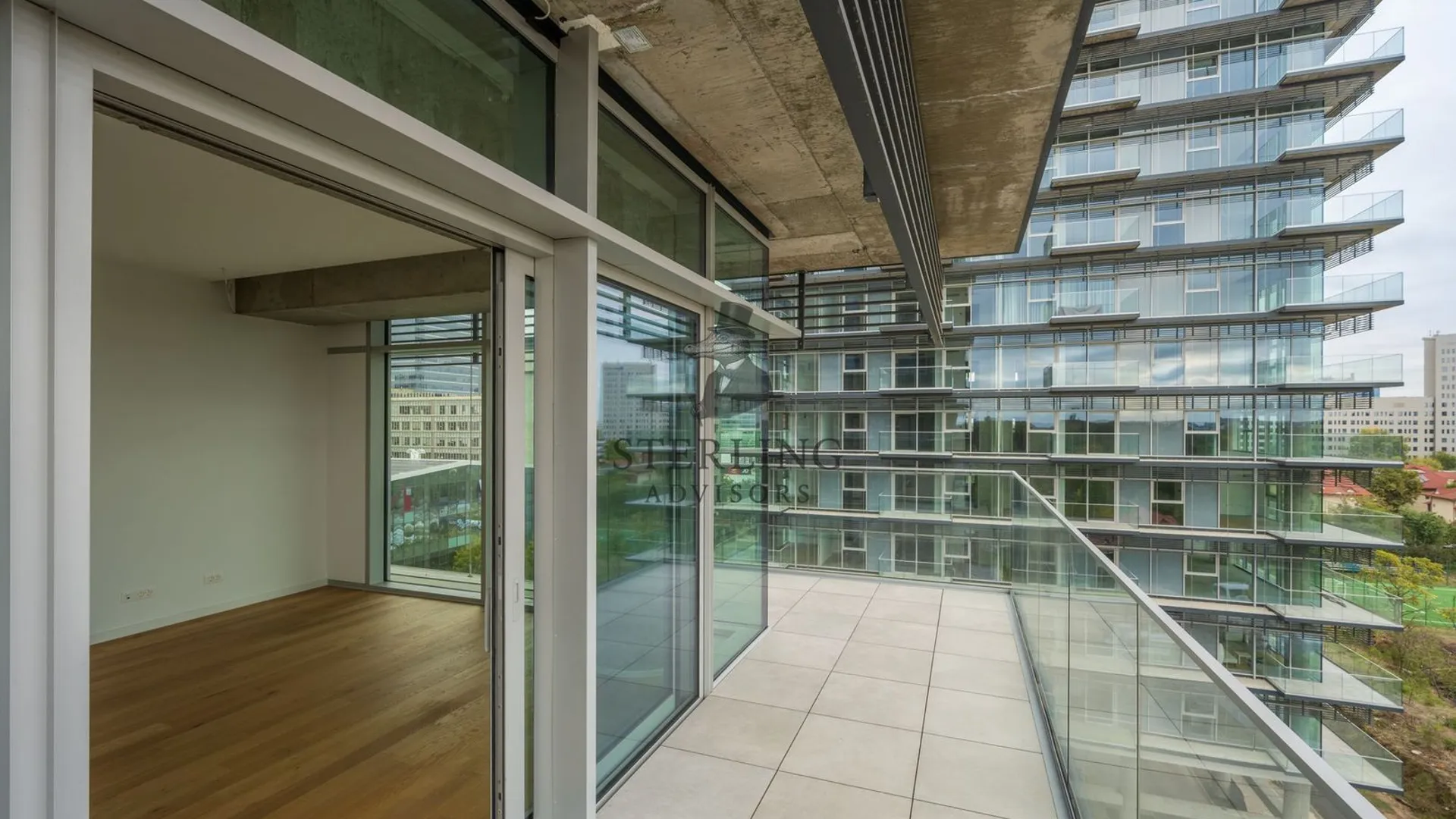 UP-site - 3 camere mobilat complet cu vedere la parc si lac 31