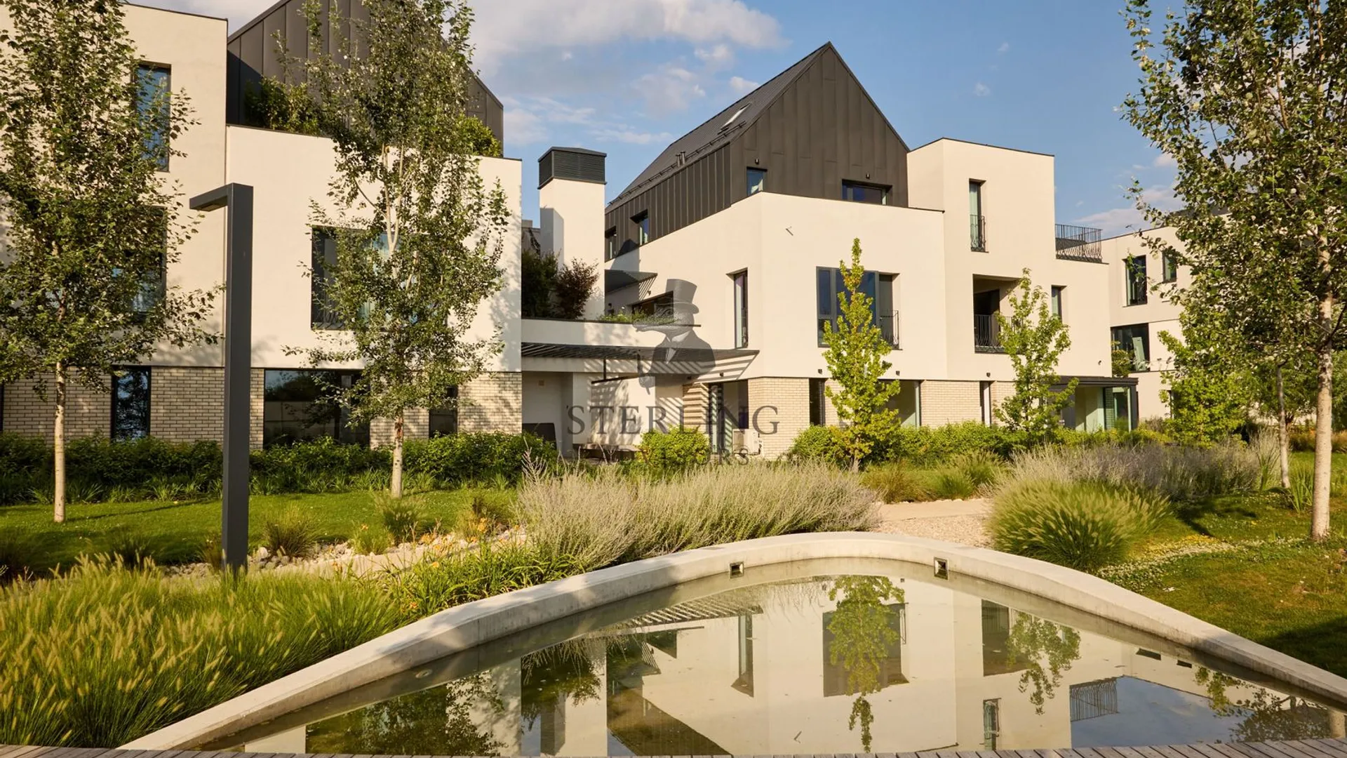 Townhouse cu 5 camere in ansamblu cu piscina si facilitati 3