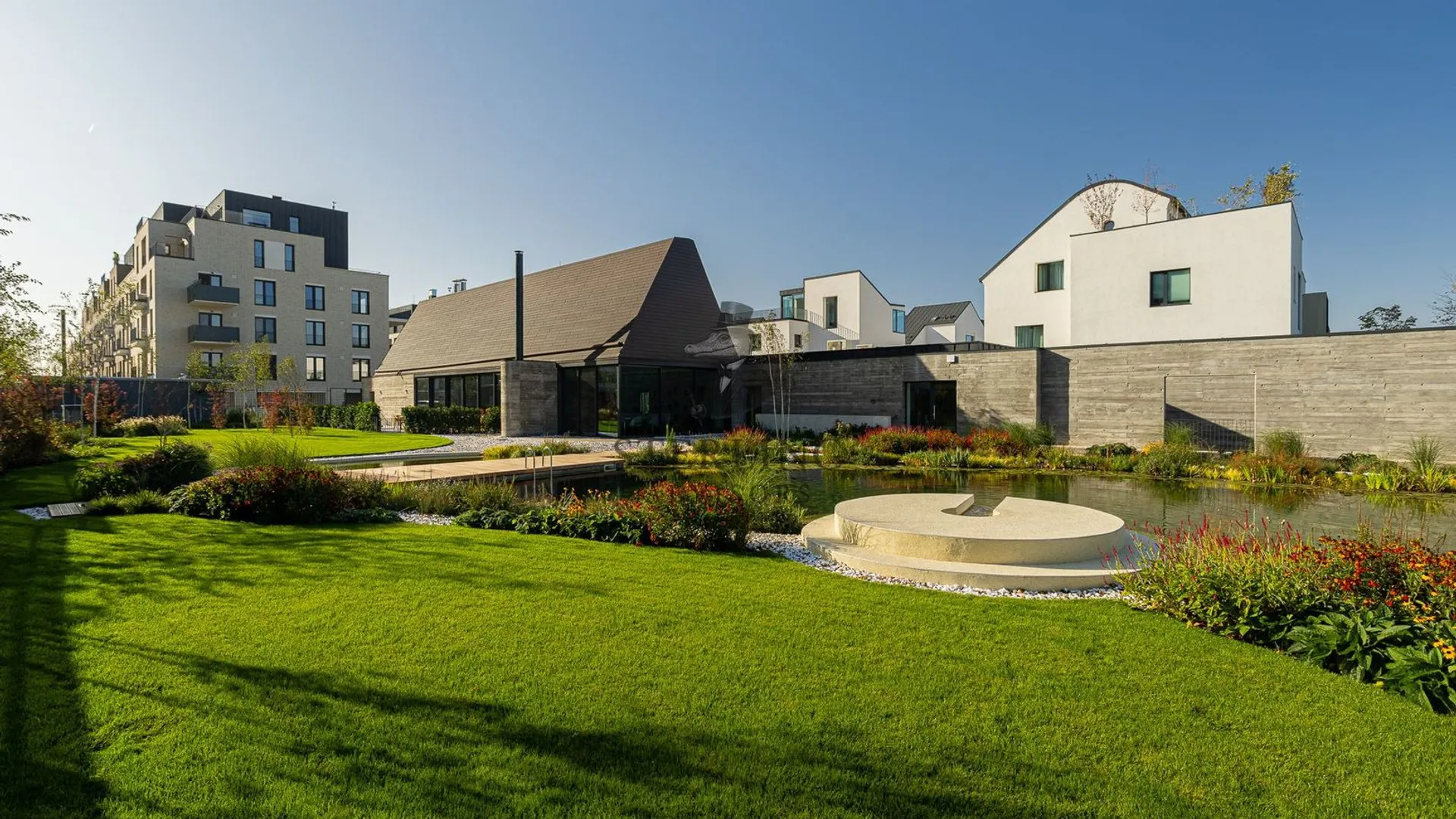 Apartament inchiriat - ideal investitie - ansamblu cu facilitati 2