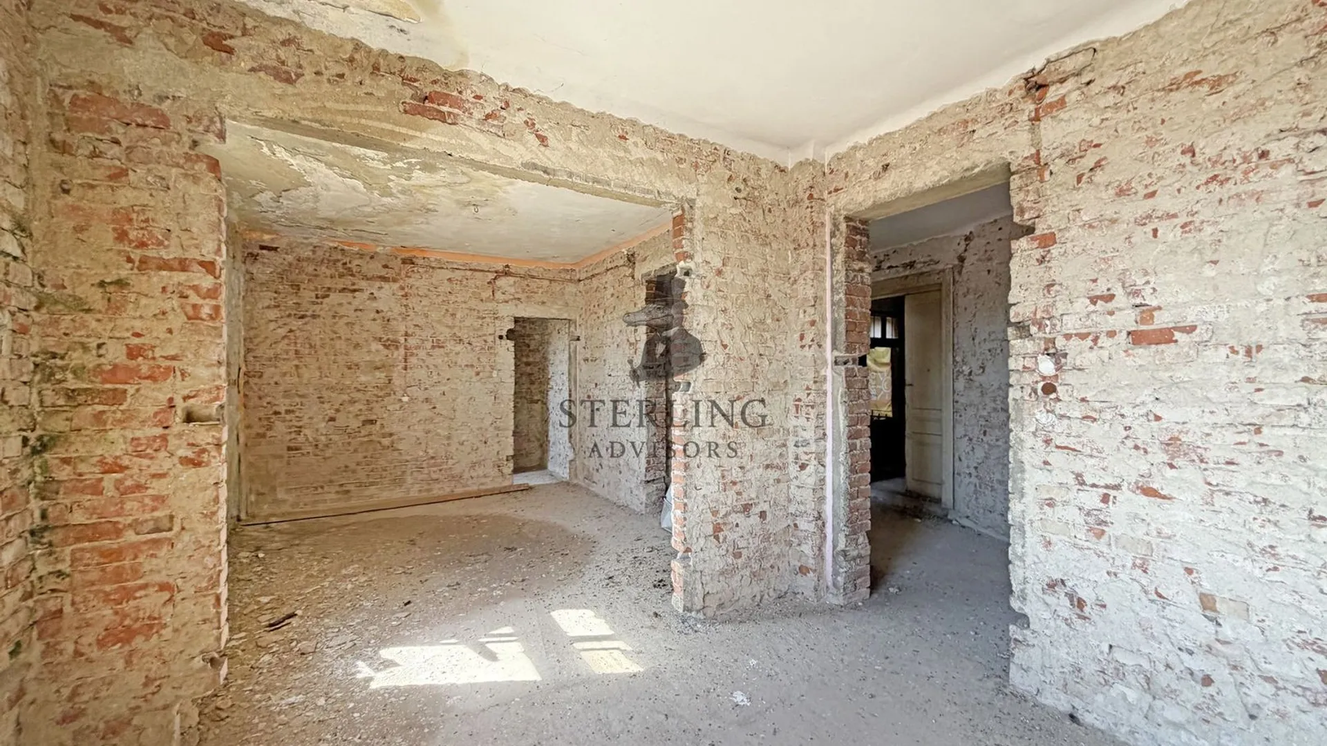 Imobil versatil, 1000 mp, pretabil conversie hotel sau apartamente 11