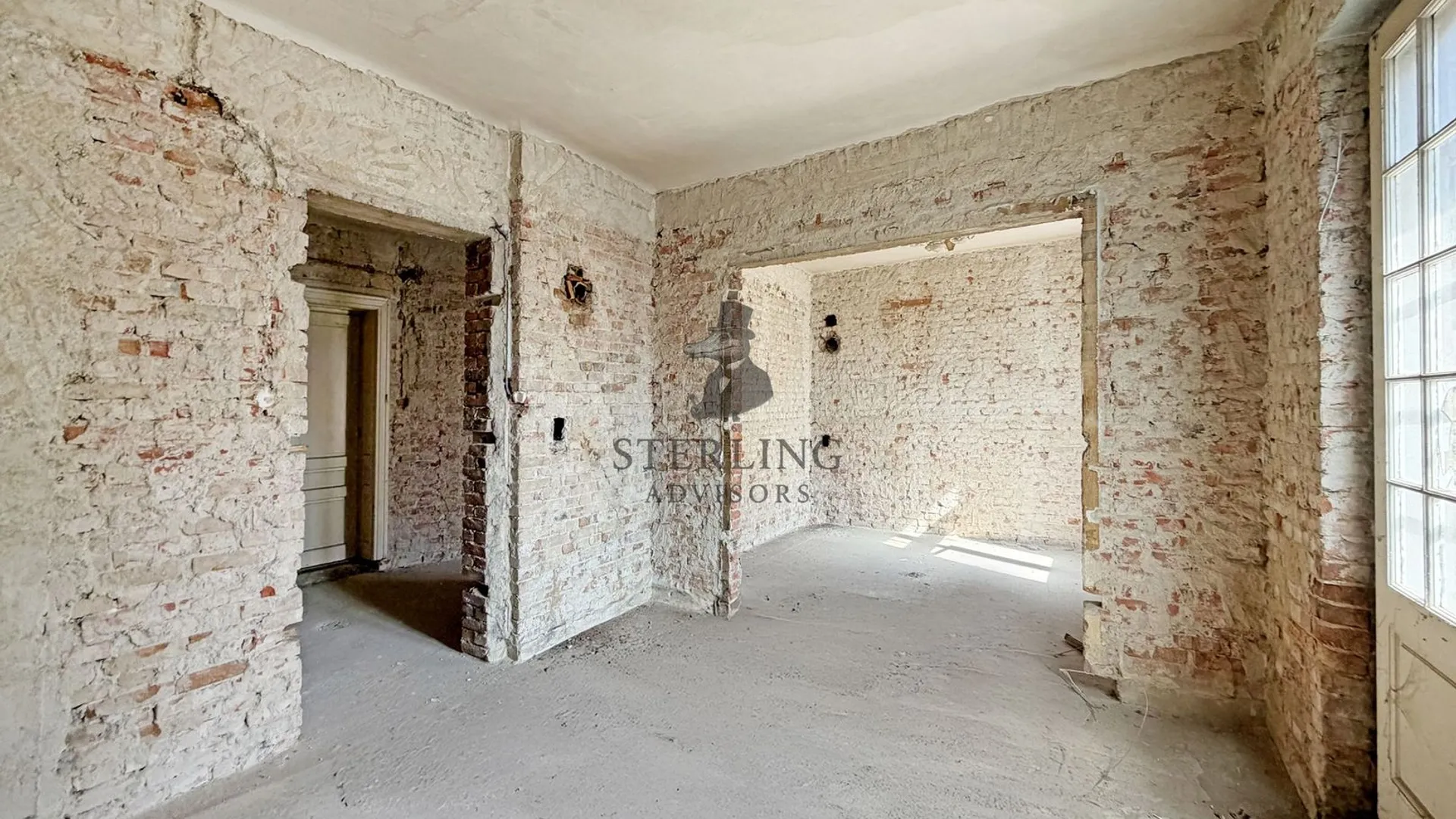 Imobil versatil, 1000 mp, pretabil conversie hotel sau apartamente 19