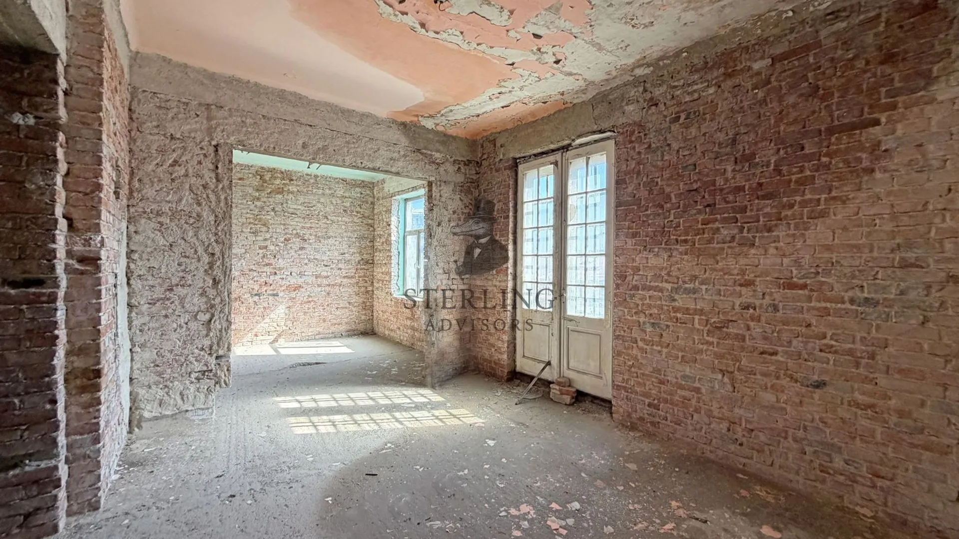 Imobil versatil, 1000 mp, pretabil conversie hotel sau apartamente 8