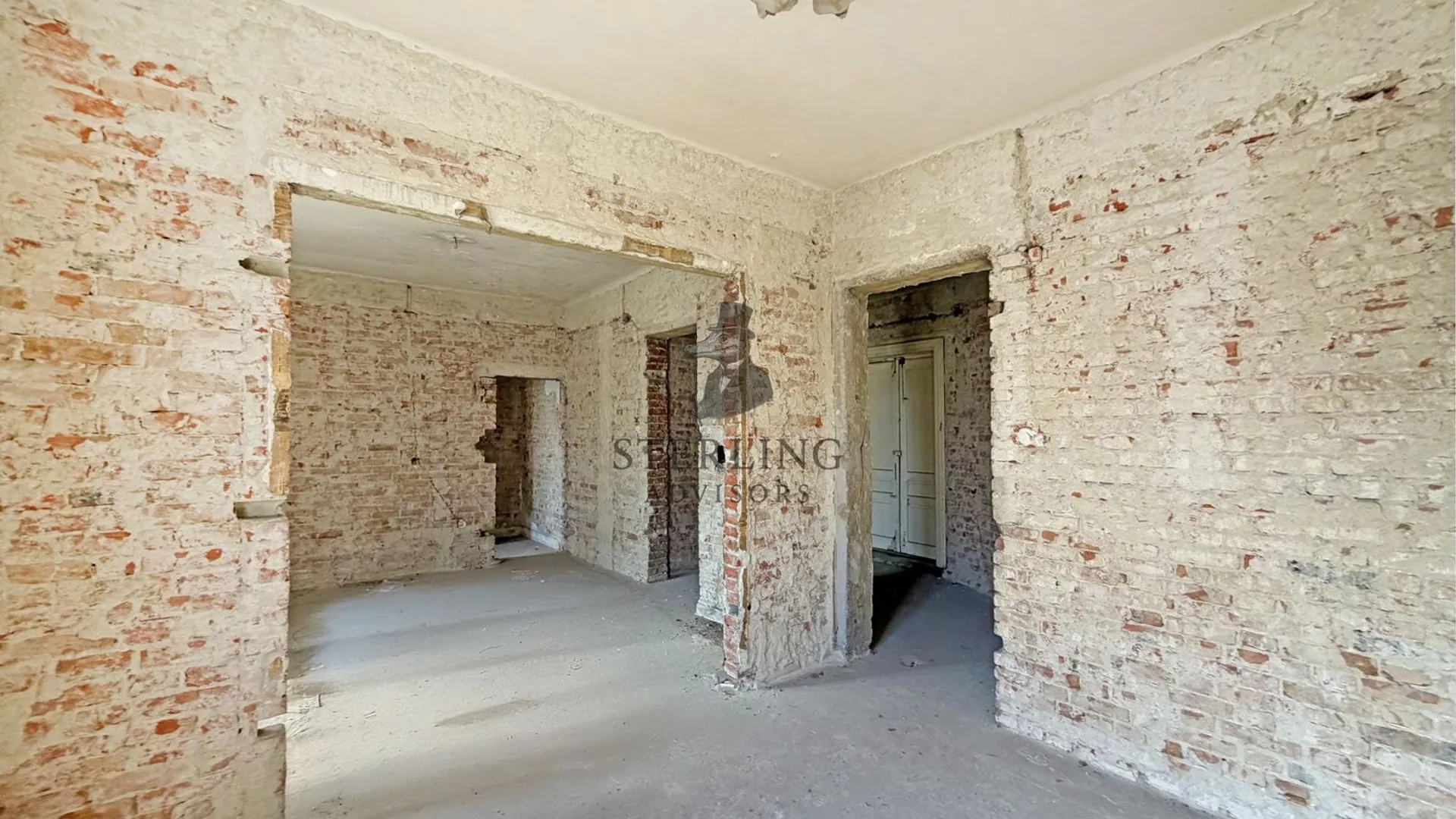 Imobil versatil, 1000 mp, pretabil conversie hotel sau apartamente 9