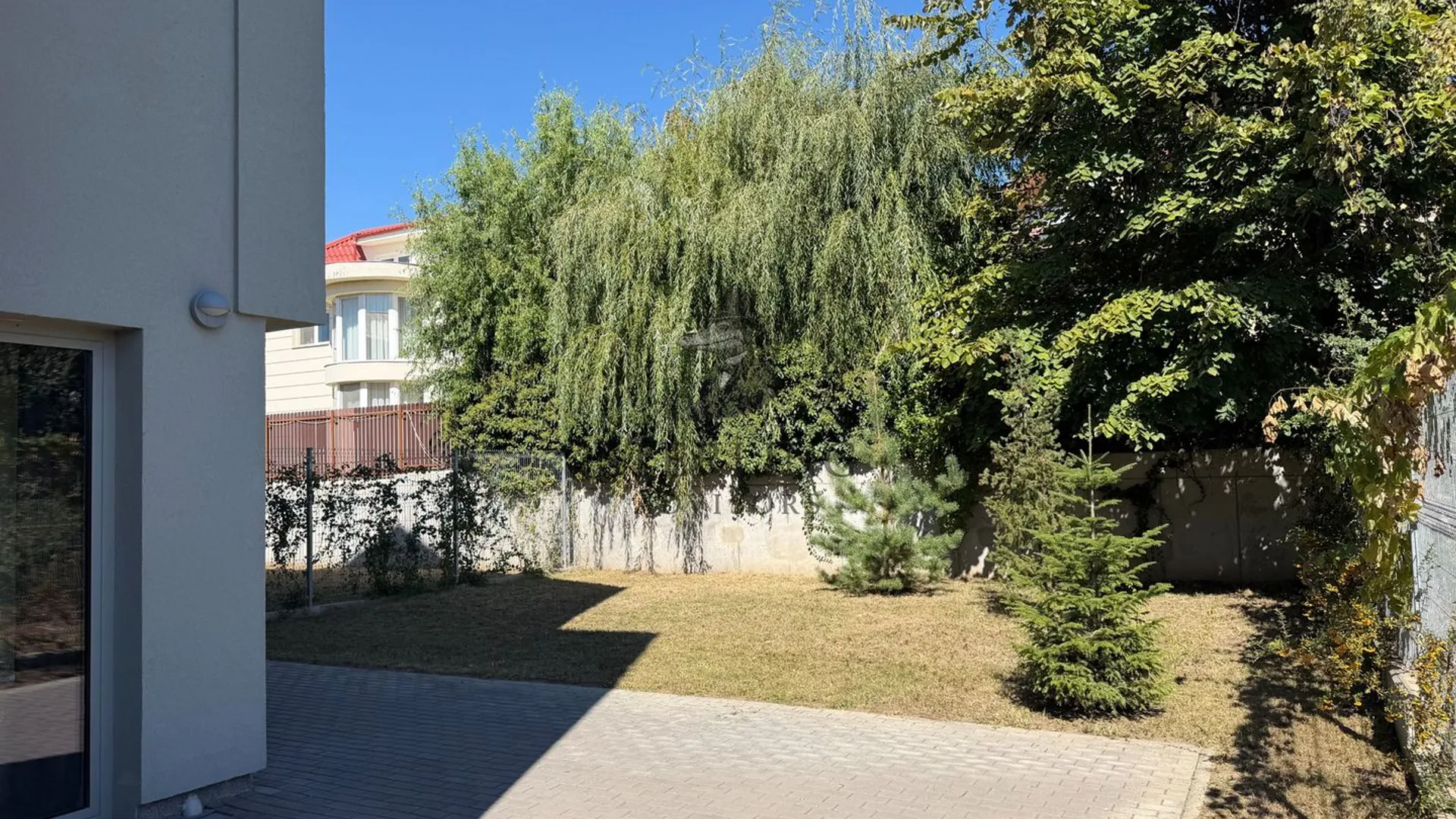 Vilă nouă P+1E+M în mini-compound exclusivist – Pipera